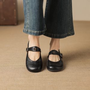 Minimalist Women's Flat Shoes with Ankle Strap