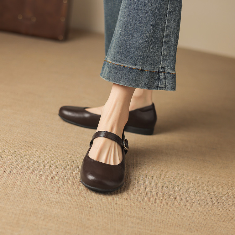 Women's Fashion Flat Shoes Low Heel Round Toe Buckle Strap Solid - Image 2
